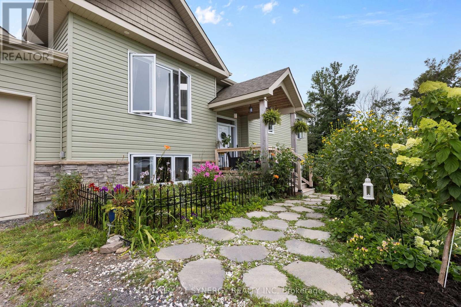 2425 Ferguson Falls Road, Drummond/north Elmsley, Ontario  K0G 1K0 - Photo 2 - X12326252
