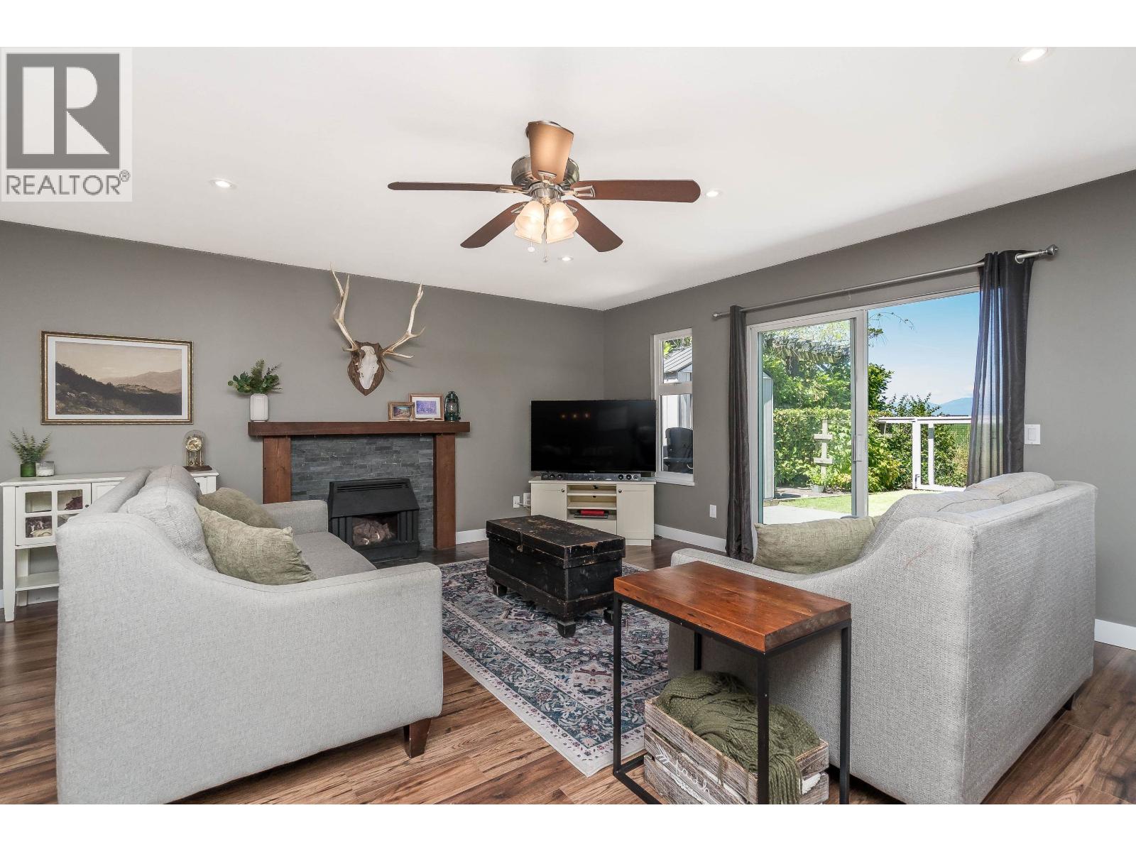 Property at 6307 CRESCENT PLACE image 5