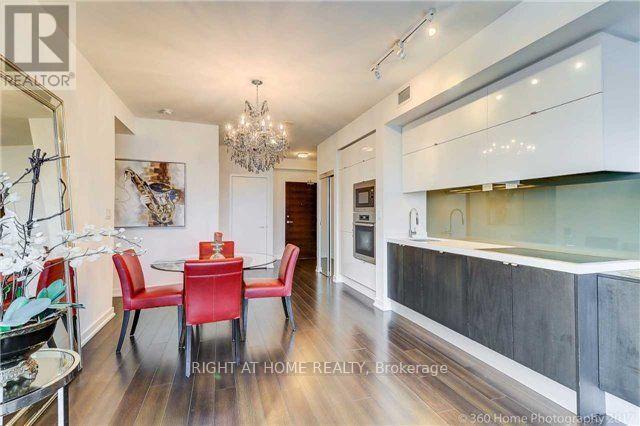 4309 - 21 Iceboat Terrace, Toronto, Ontario  M5V 4A9 - Photo 8 - C12326262