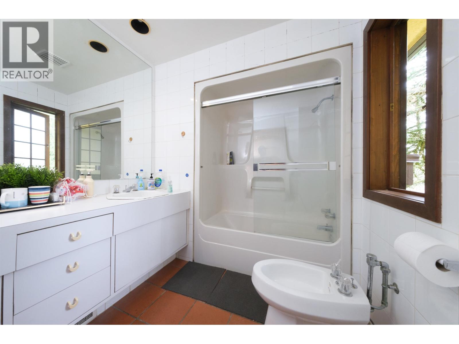 6000 Buckingham Avenue, Burnaby, British Columbia  V5E 2A4 - Photo 30 - R3033396