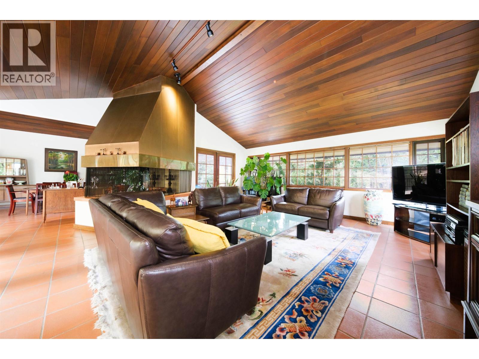 6000 Buckingham Avenue, Burnaby, British Columbia  V5E 2A4 - Photo 4 - R3033396