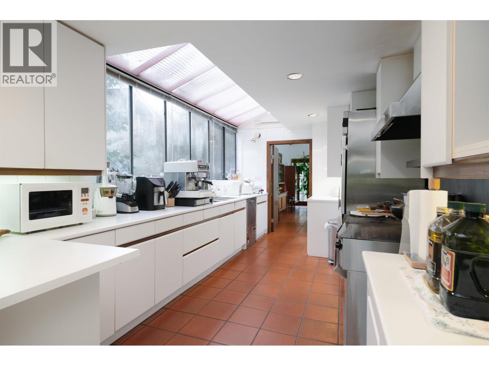 6000 Buckingham Avenue, Burnaby, British Columbia  V5E 2A4 - Photo 10 - R3033396