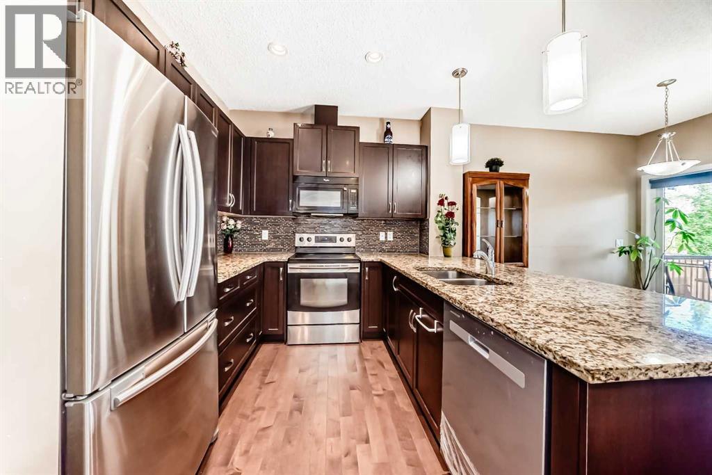 Property at 98 Legacy Close SE image 5