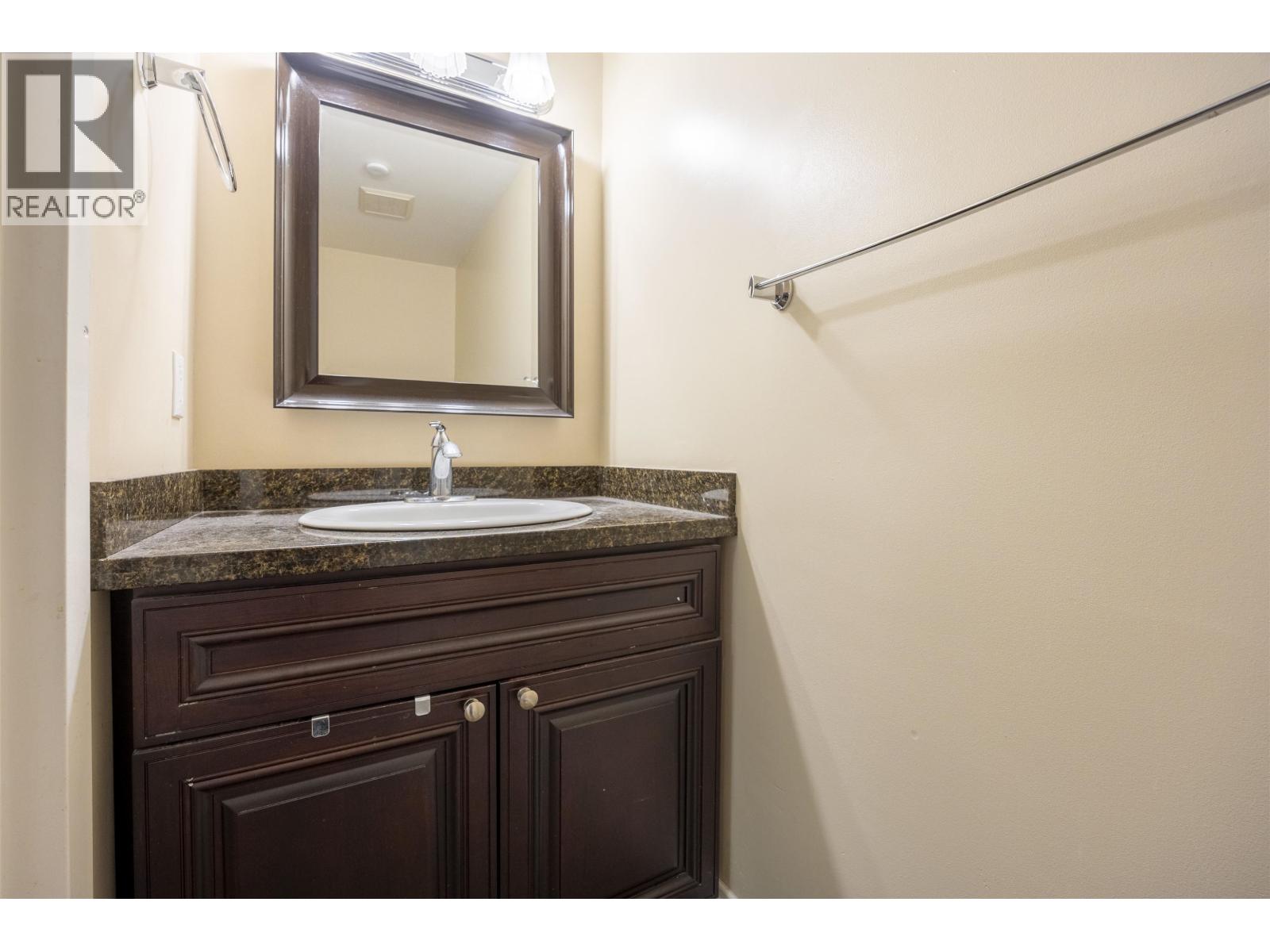 203 9521 Cardston Court, Burnaby, British Columbia  V3N 4R8 - Photo 10 - R3033961
