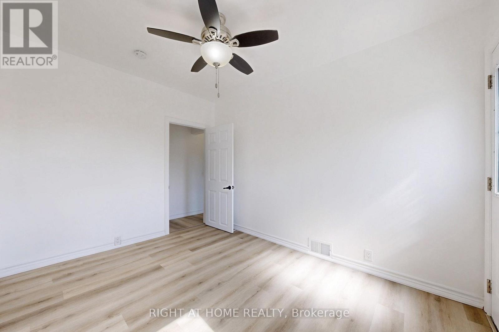 2 - 656 Crawford Street, Toronto, Ontario  M6G 3K2 - Photo 9 - C12326301