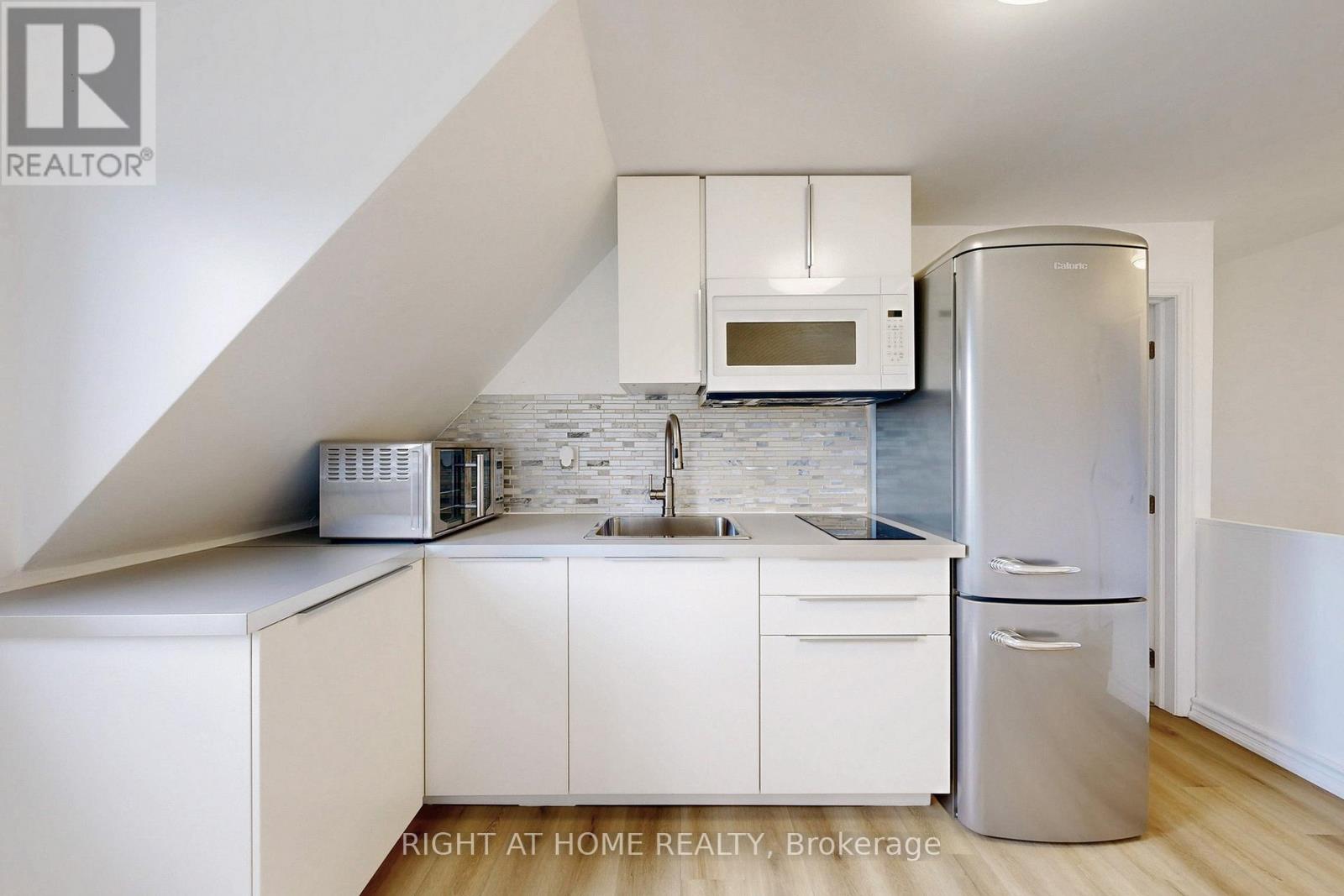 3 - 656 Crawford Street, Toronto, Ontario  M6G 3K2 - Photo 6 - C12326302