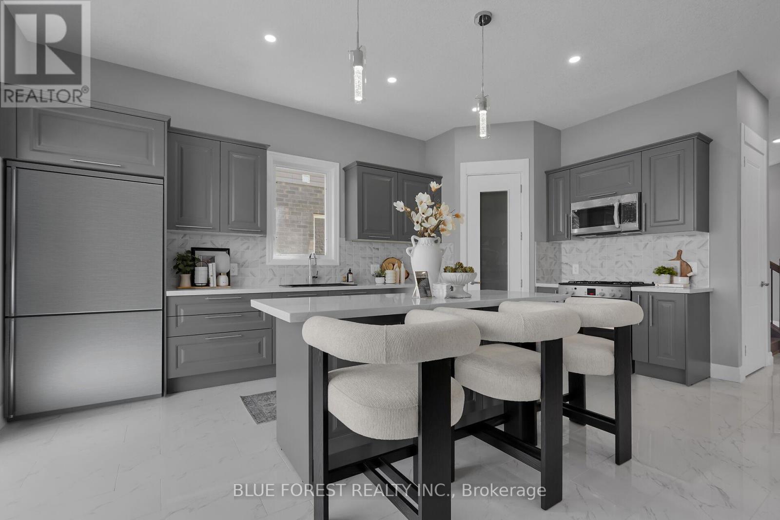 2916 Lemieux Walk, London South, Ontario  N6L 0H2 - Photo 16 - X12326343