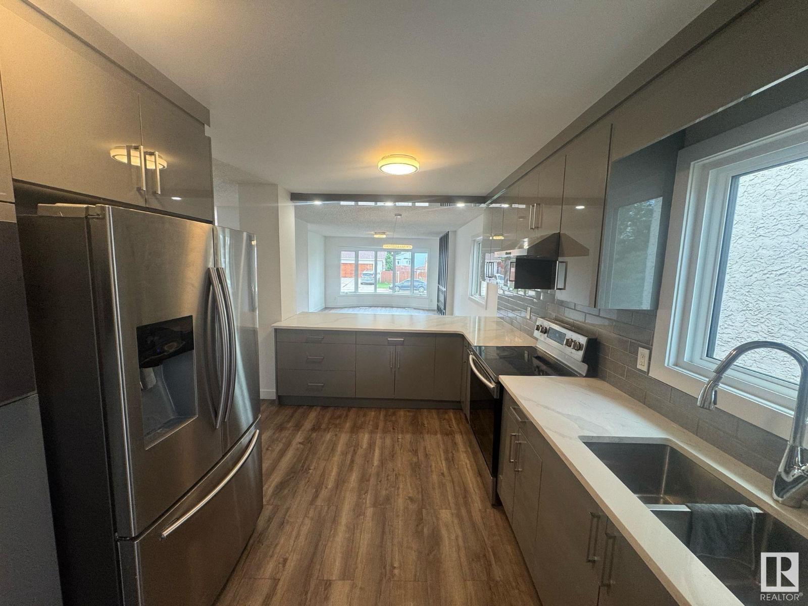 Property at 4516 27 AV NW NW image 2