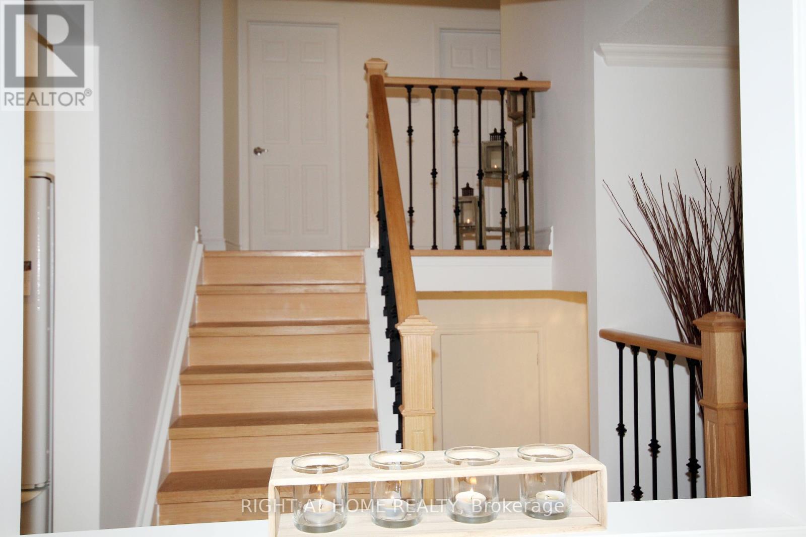832 Boronia Crescent, Newmarket, Ontario  L3Y 5J9 - Photo 17 - N12326369