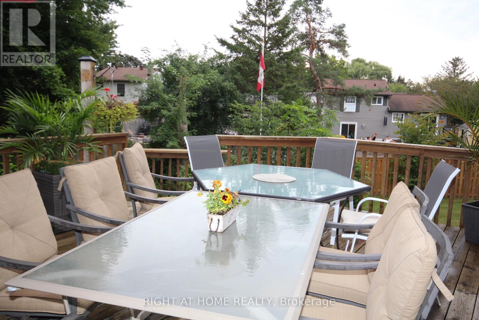 832 Boronia Crescent, Newmarket, Ontario  L3Y 5J9 - Photo 33 - N12326369