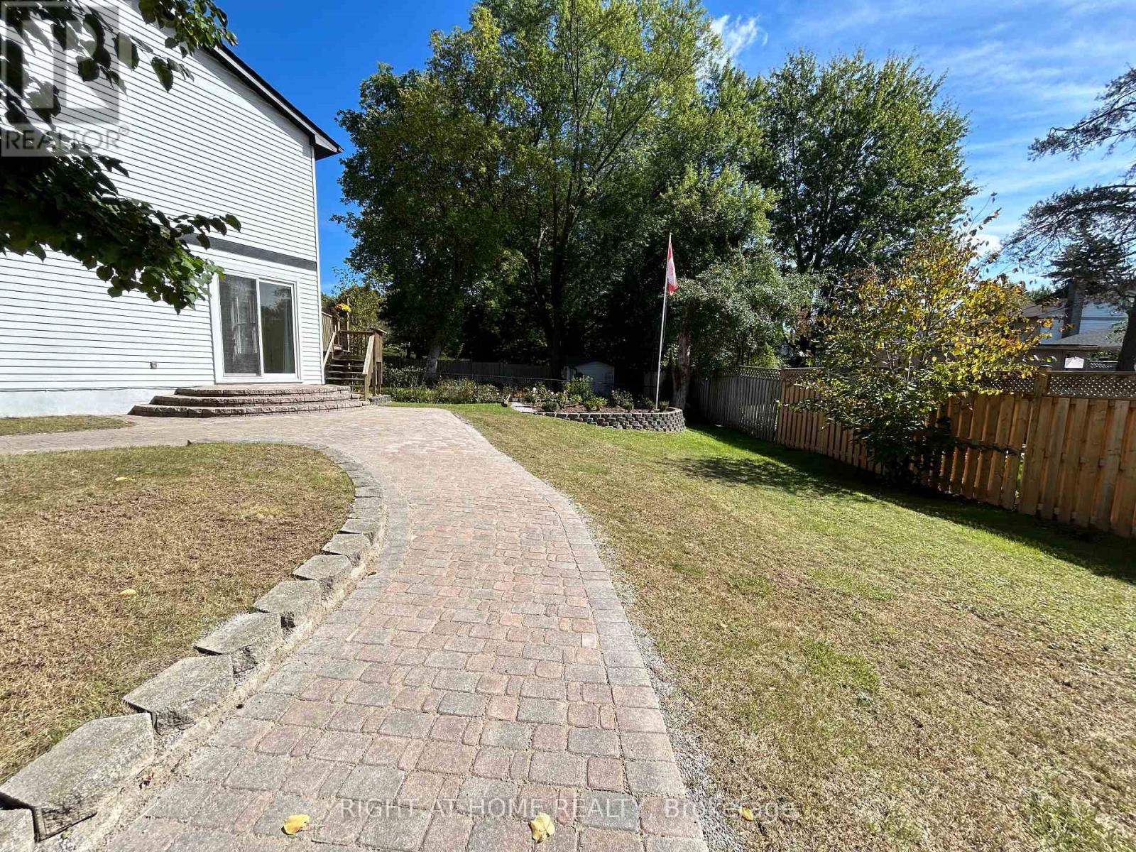 832 Boronia Crescent, Newmarket, Ontario  L3Y 5J9 - Photo 8 - N12326369