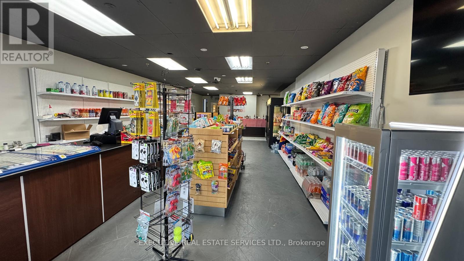 17 - 83 Kennedy Road S, Brampton, Ontario  L6W 3P3 - Photo 3 - W12326330