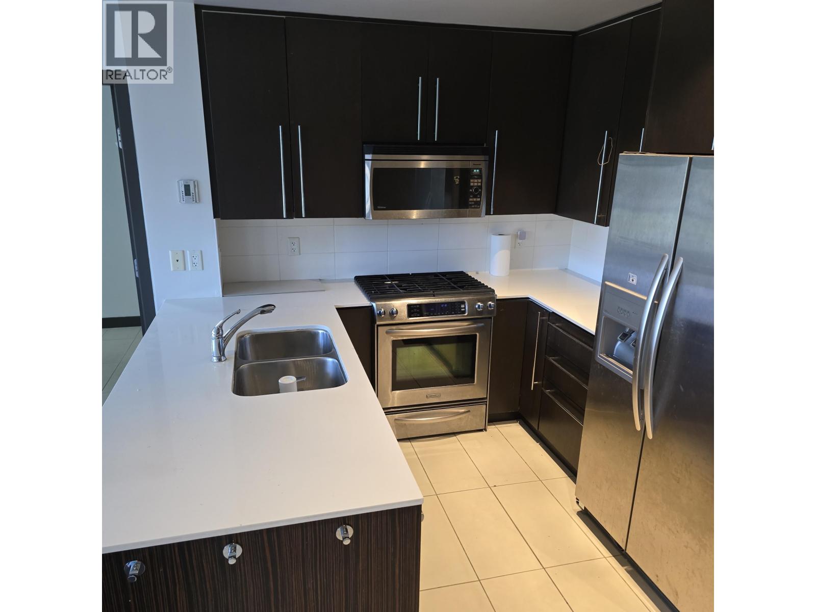 Listing Picture 5 of 21 : 102 1088 W 14TH AVENUE, Vancouver / 溫哥華 - 魯藝地產 Yvonne Lu Group - MLS Medallion Club Member