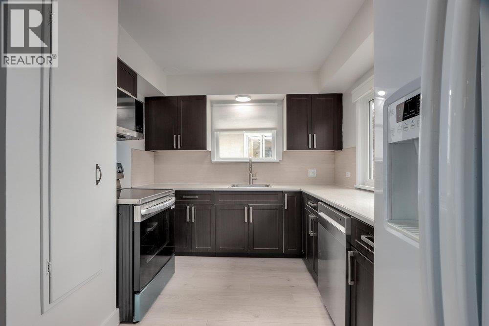 Property at 181 W WINDSOR ROAD image 4