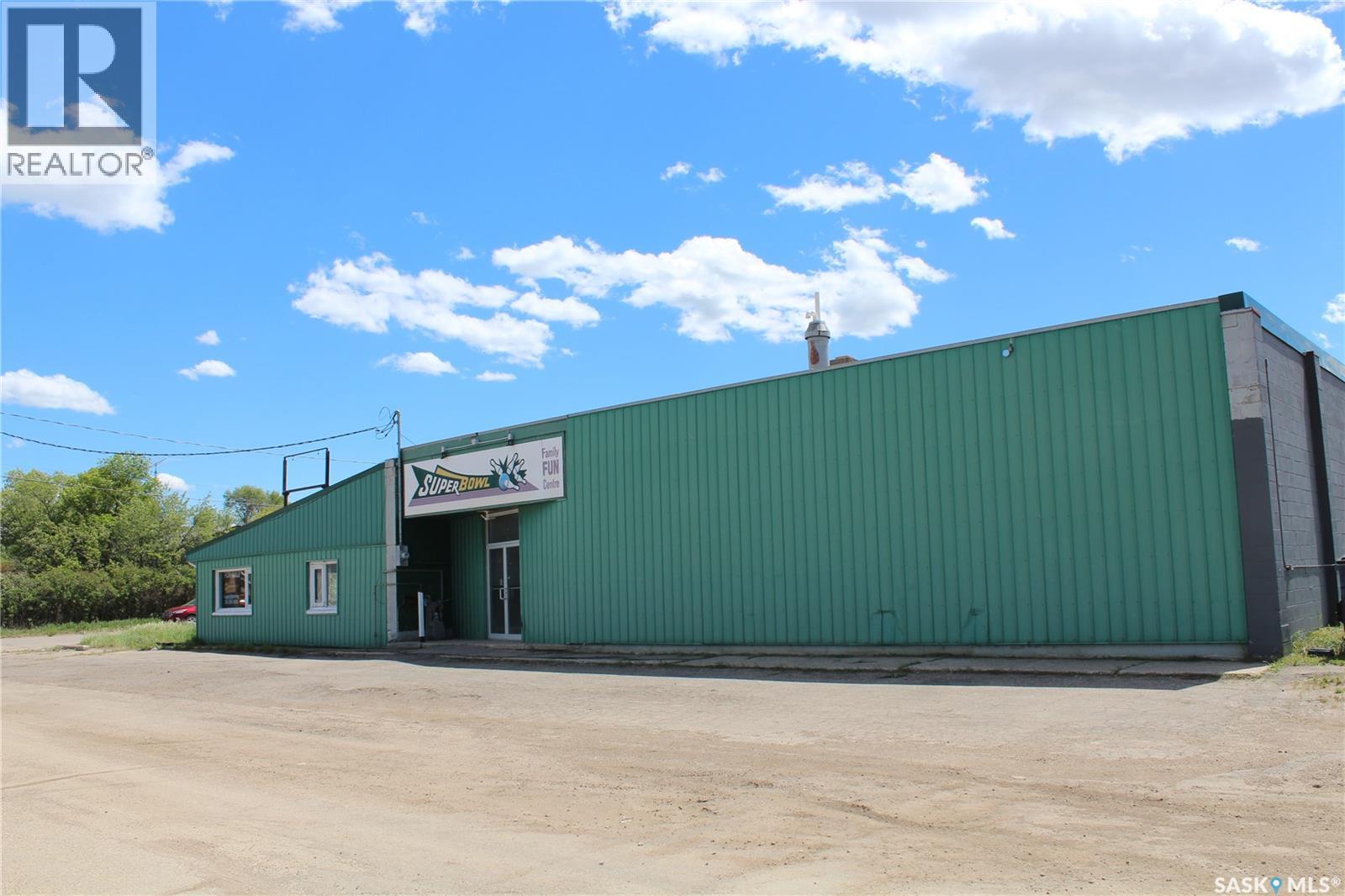 8 2ND AVENUE SW, Weyburn, Saskatchewan