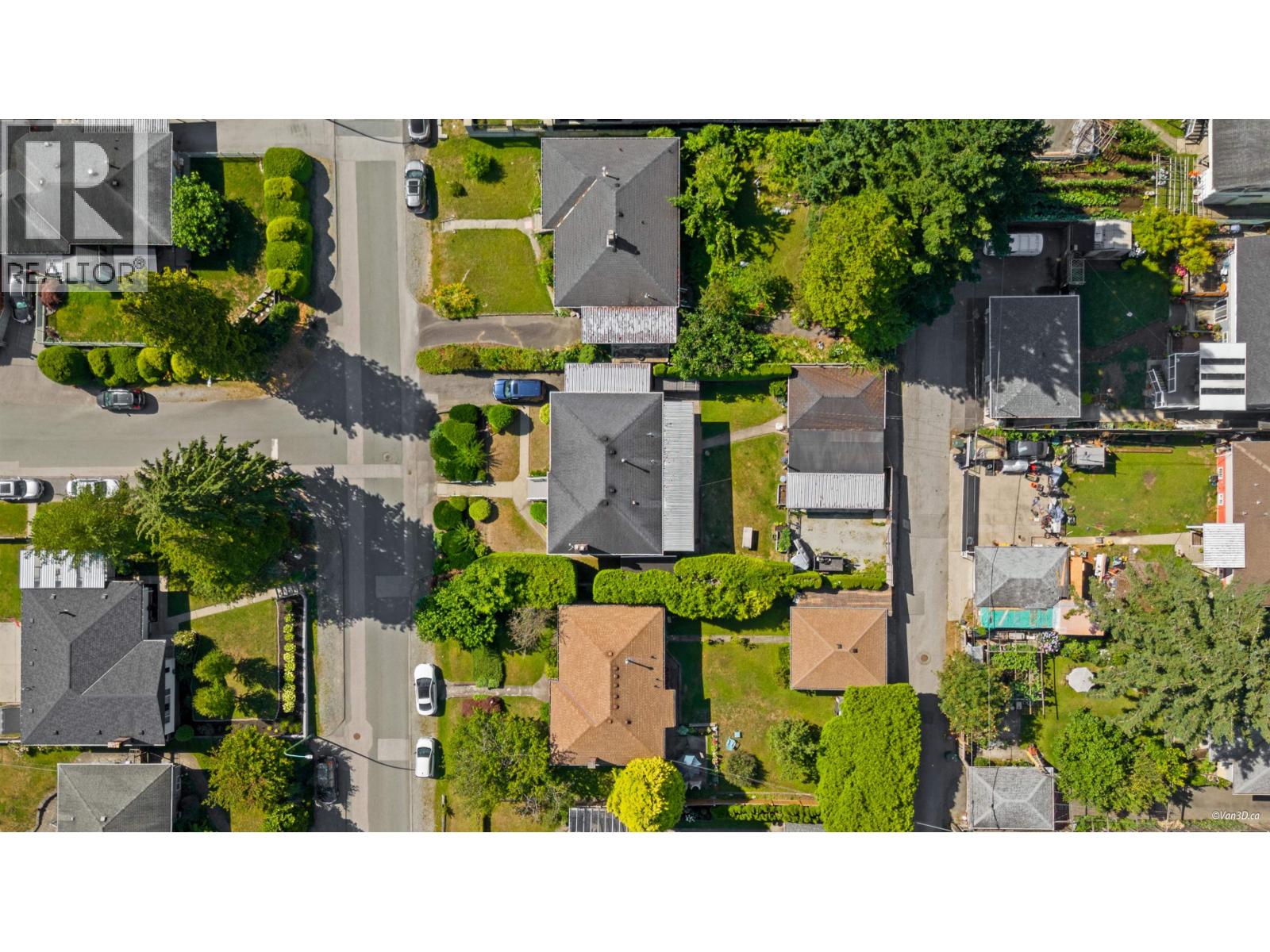 5017 Pioneer Avenue, Burnaby, British Columbia  V5G 3J5 - Photo 2 - C8070756