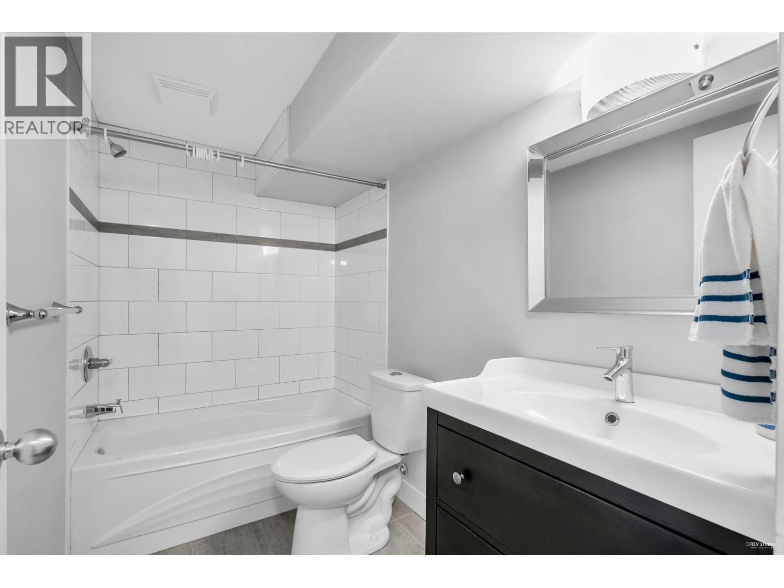7665 Sapperton Avenue, Burnaby, British Columbia  V3N 4C9 - Photo 38 - R3034017