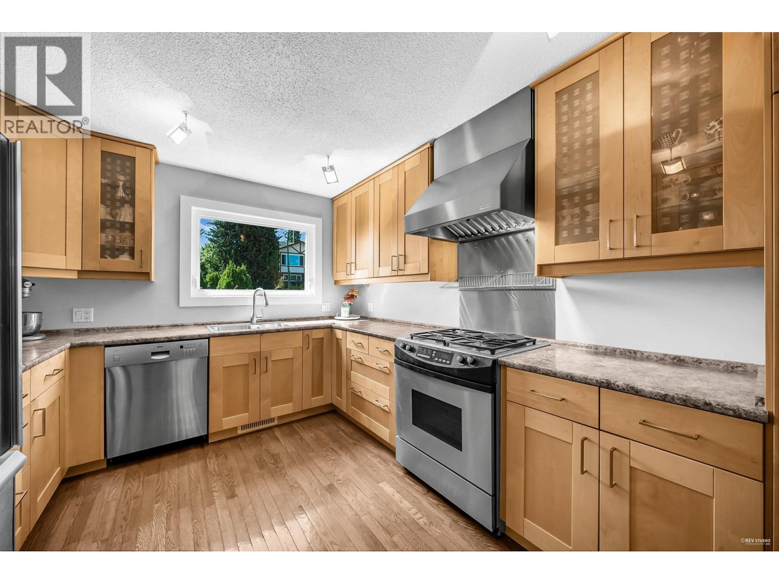 7665 Sapperton Avenue, Burnaby, British Columbia  V3N 4C9 - Photo 15 - R3034017