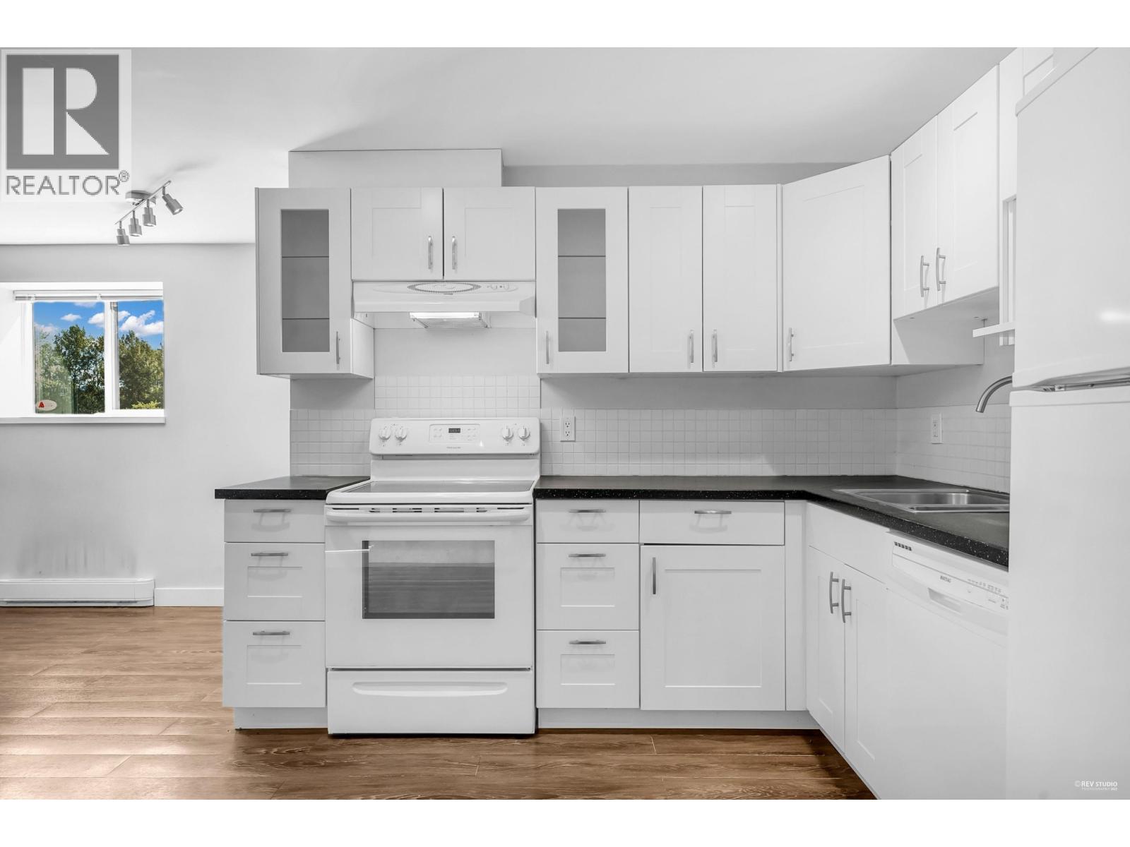 7665 Sapperton Avenue, Burnaby, British Columbia  V3N 4C9 - Photo 36 - R3034017