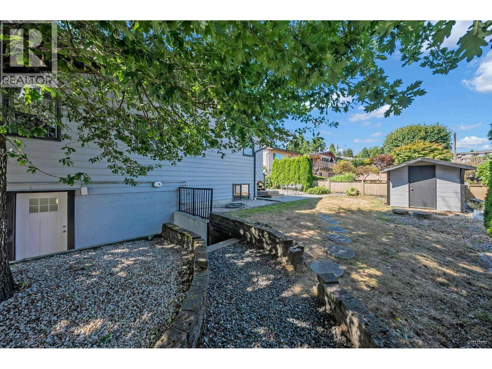 7665 Sapperton Avenue, Burnaby, British Columbia  V3N 4C9 - Photo 33 - R3034017