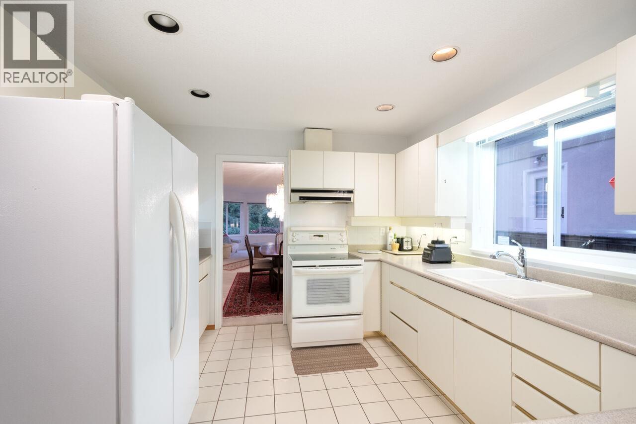 937 Westmount Drive, Port Moody, British Columbia  V3H 1K8 - Photo 11 - R3033439