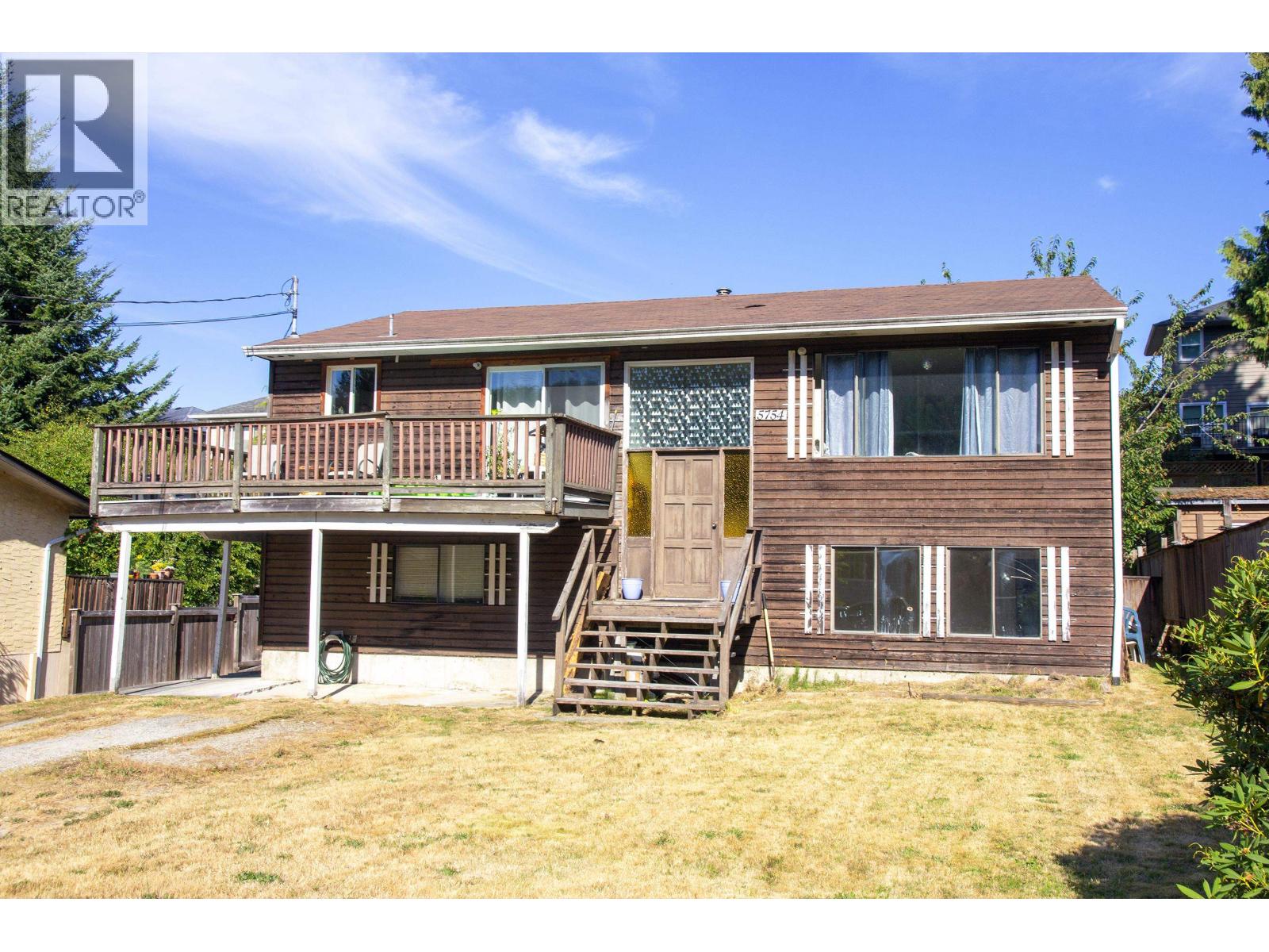 5754 Binnacle Avenue, Sechelt, British Columbia  V7Z 0R4 - Photo 1 - R3033404