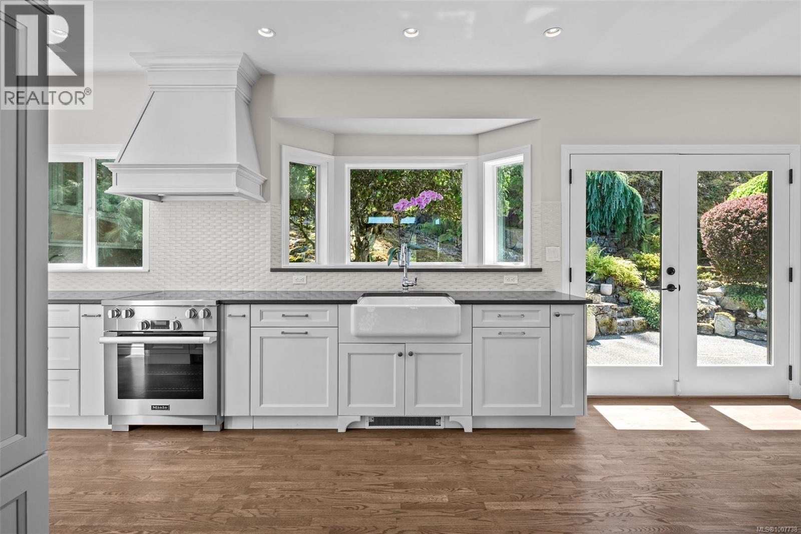 Property at 1091 Totemwood Lane image 3