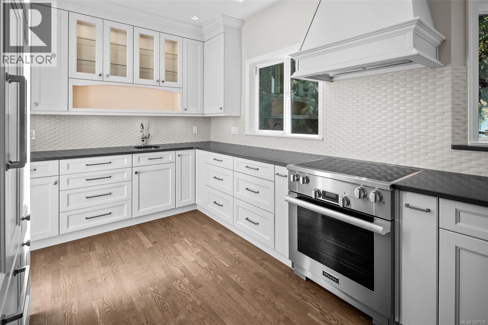 Property at 1091 Totemwood Lane image 4