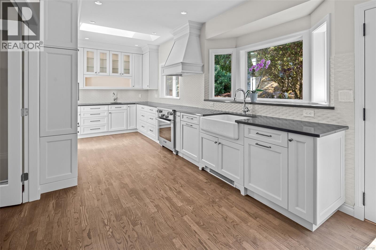 Property at 1091 Totemwood Lane image 5