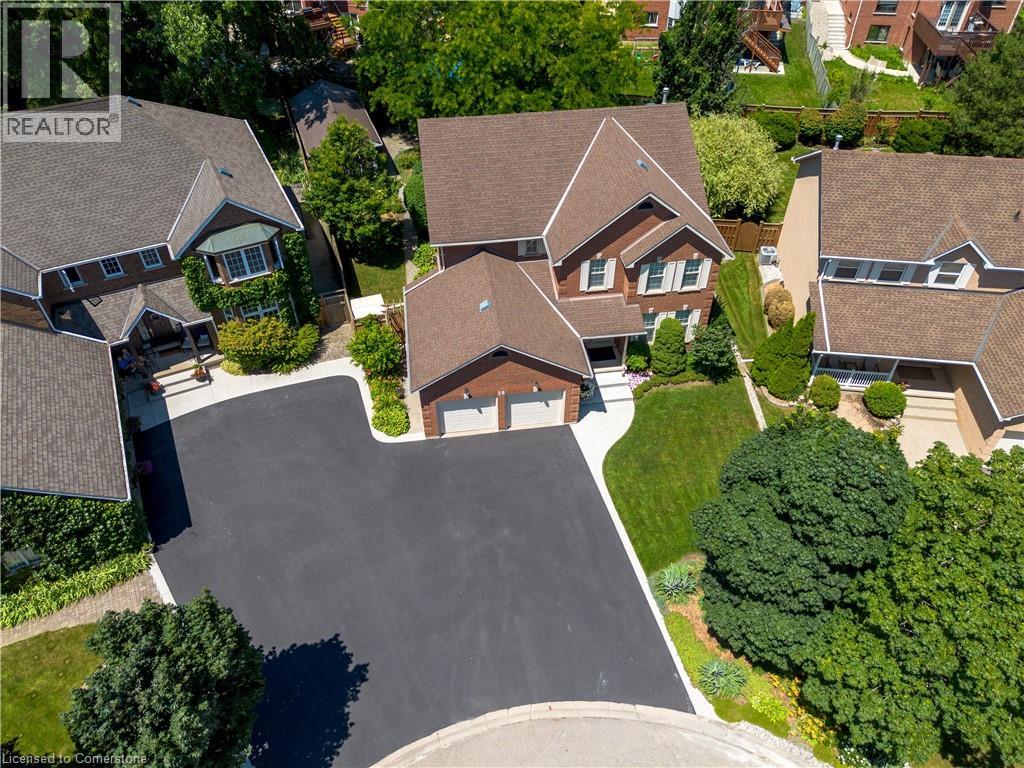 Property at 26 GOWINLOCK Court image 2