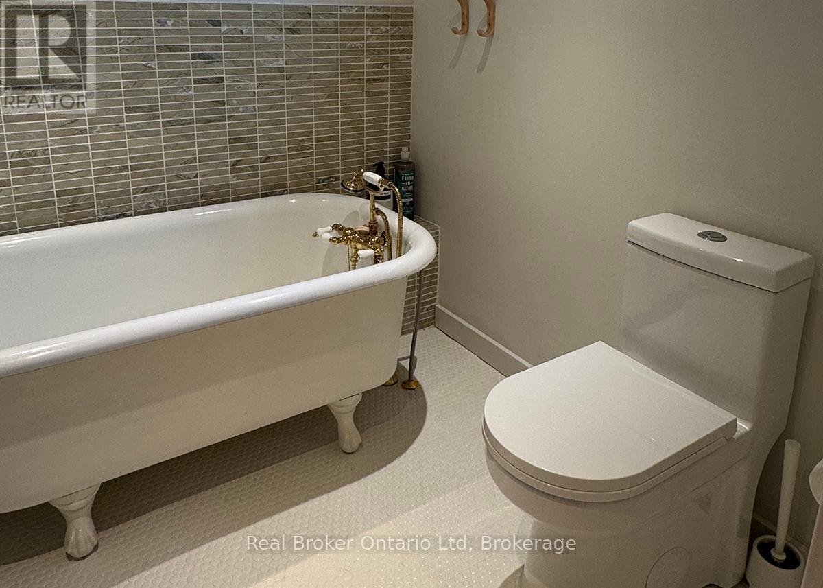 71 Second Street, Tiny, Ontario  L0L 2J0 - Photo 16 - S12278768