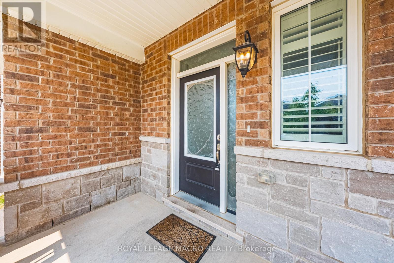 Property at 728 KENNEDY CIRCLE W image 5