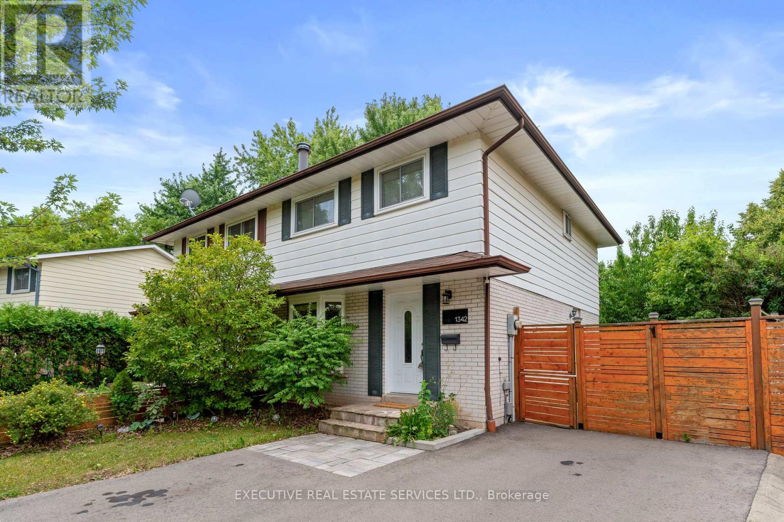 Property at 1342 ROYLEN ROAD image 2