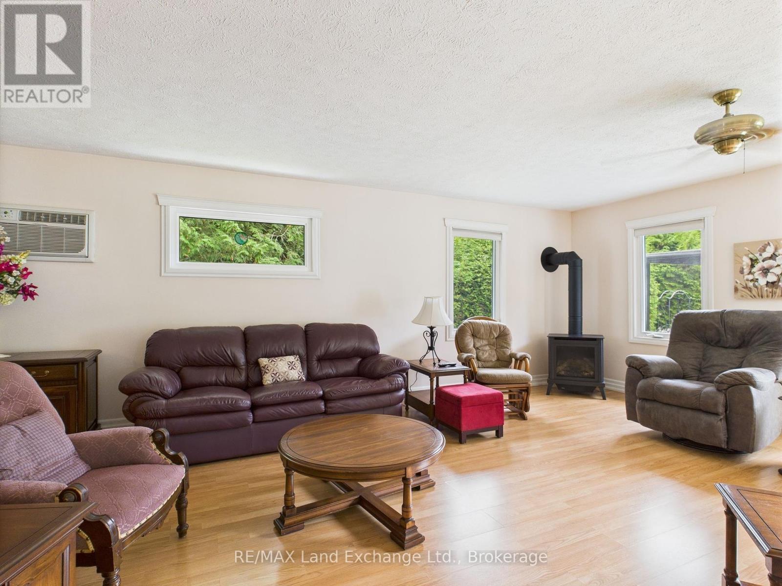 119 Seneca Street, Huron-Kinloss, Ontario  N2Z 2X3 - Photo 2 - X12326463