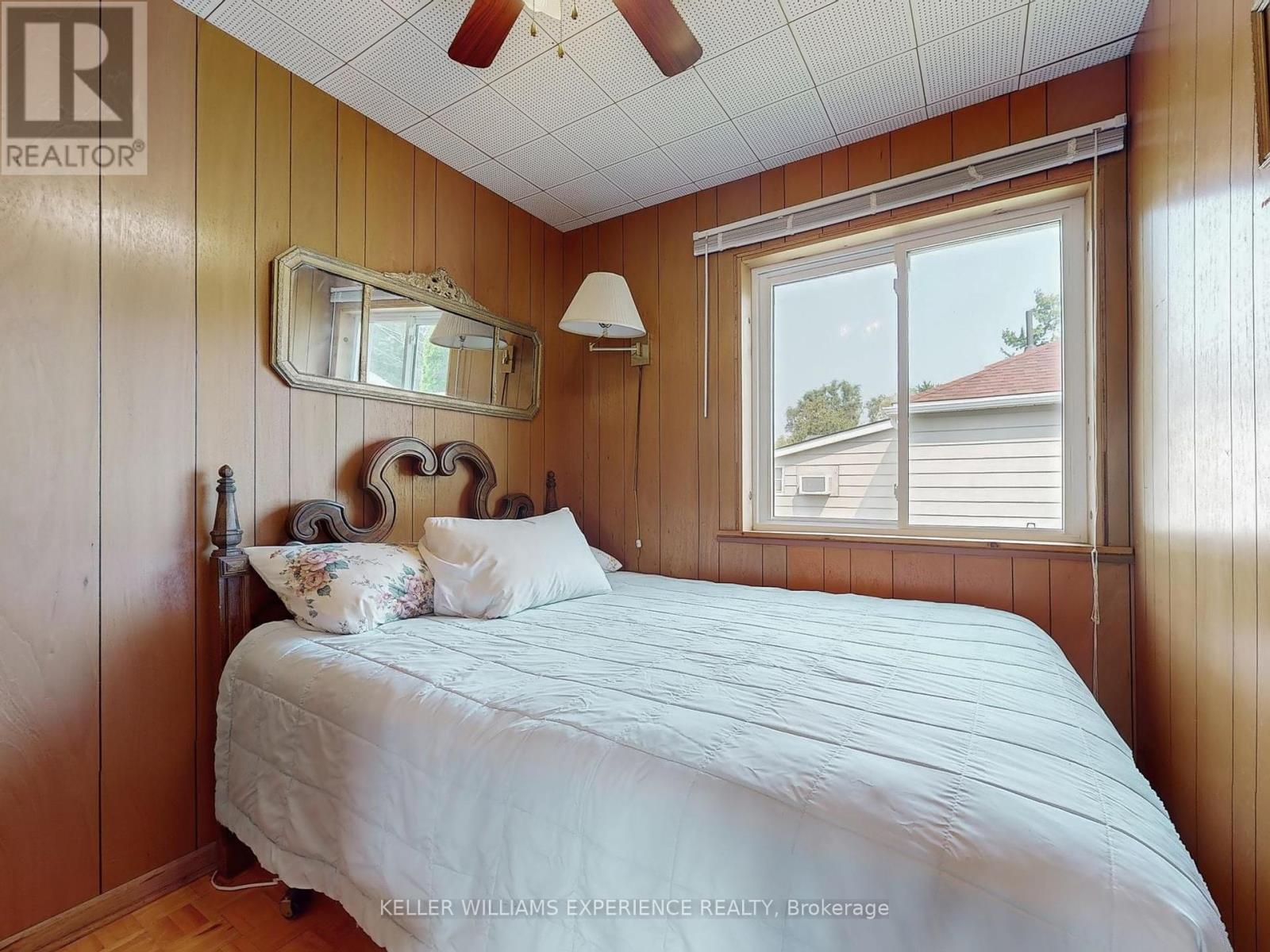 68 De La Salle Boulevard, Georgina, Ontario  L0E 1L0 - Photo 12 - N12326440
