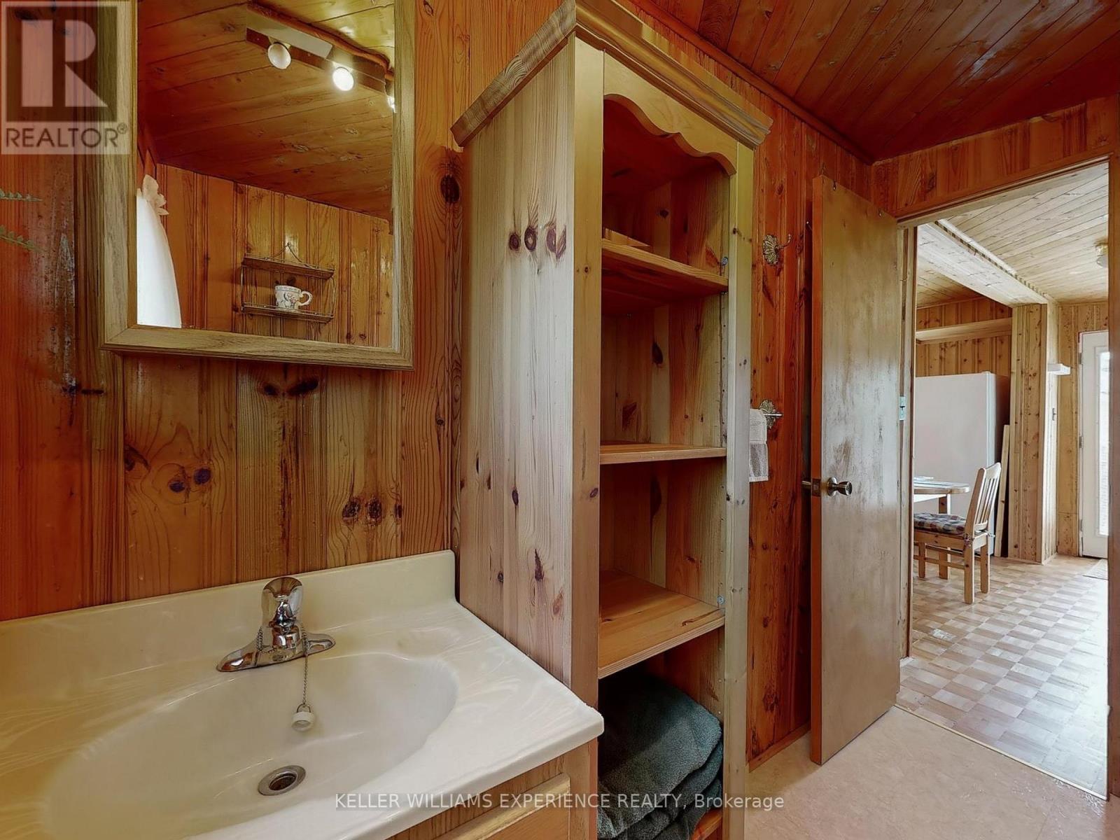 68 De La Salle Boulevard, Georgina, Ontario  L0E 1L0 - Photo 14 - N12326440