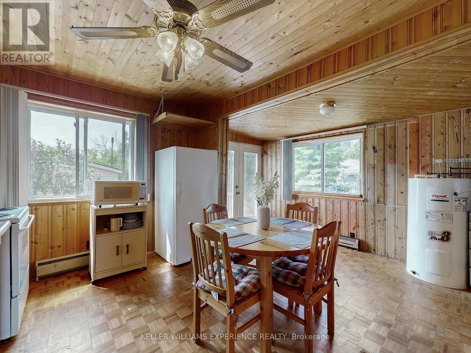 68 De La Salle Boulevard, Georgina, Ontario  L0E 1L0 - Photo 6 - N12326440