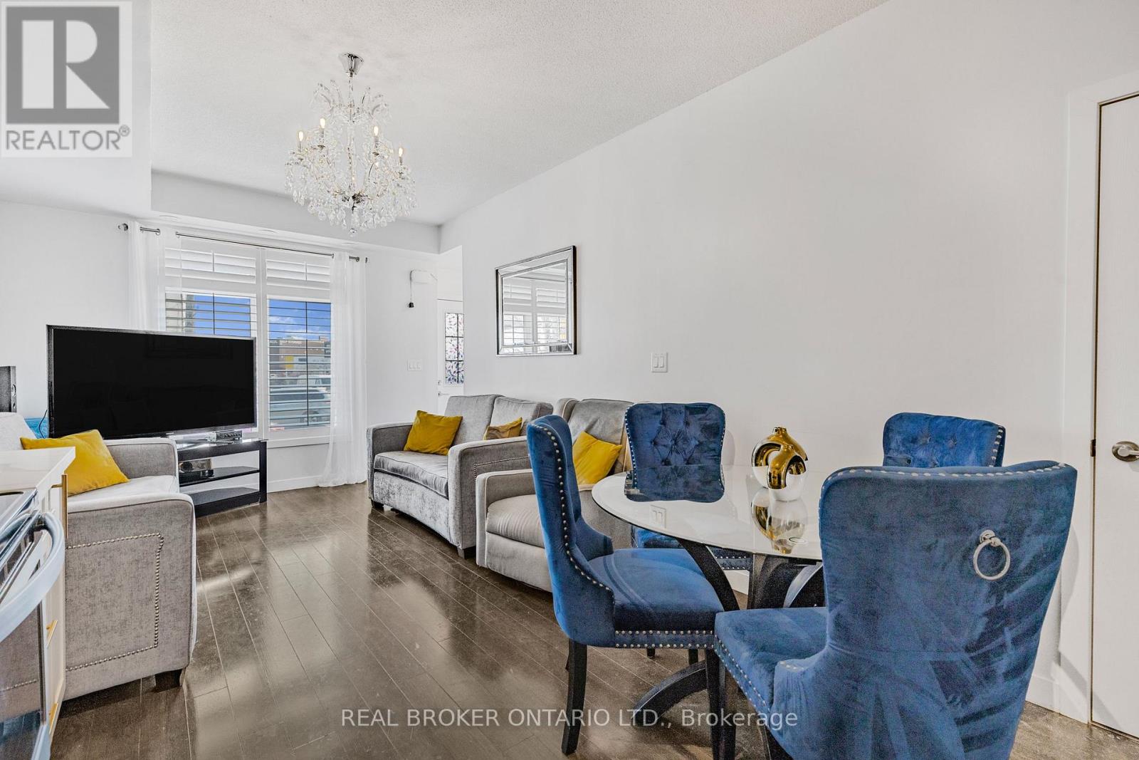 Property at 21 - 630 ROGERS ROAD image 3