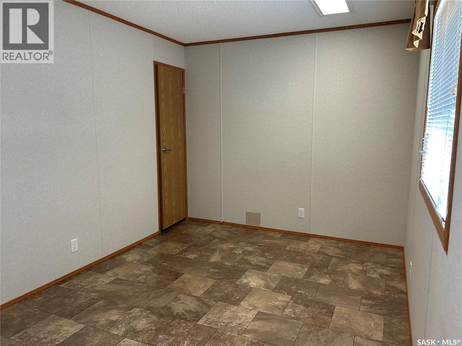 17 2004 Alice Road, Estevan, Saskatchewan  S4A 3A7 - Photo 13 - SK014606