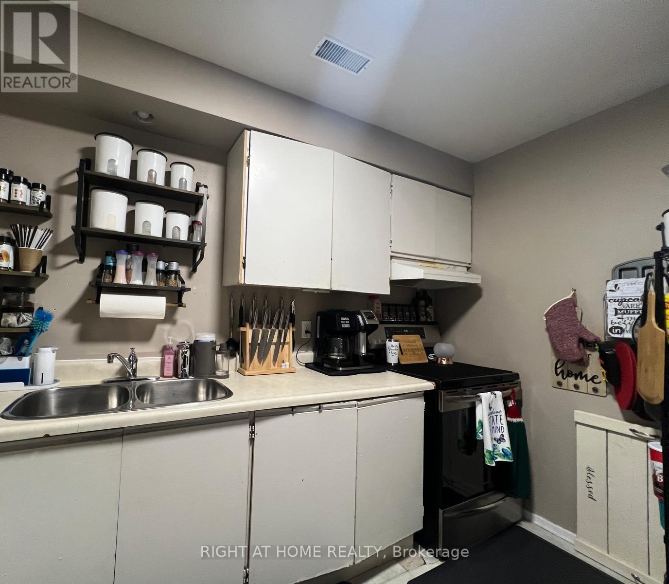 Property at 81 - 135 CHALMERS STREET S image 5