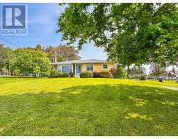 266 Green Street, Lunenburg, Ca