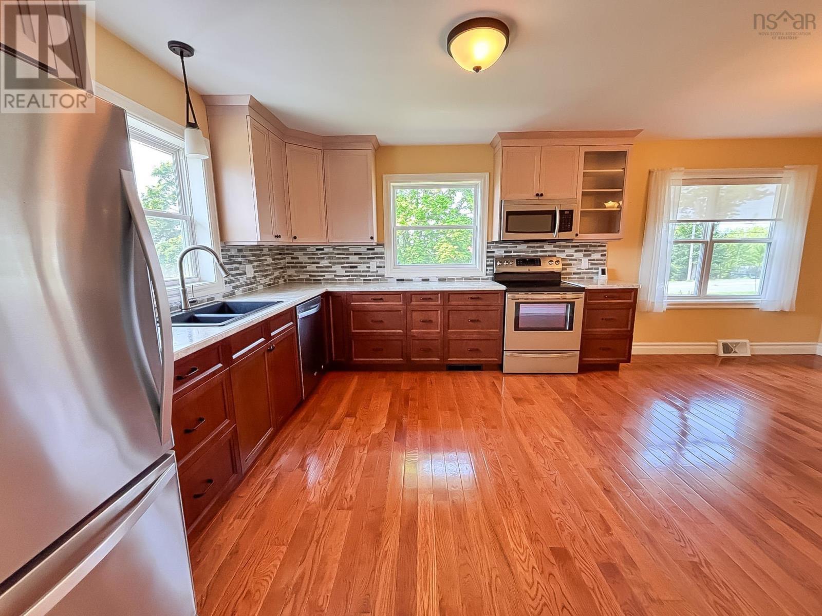 266 Green Street, Lunenburg, Nova Scotia  B0J 2C0 - Photo 13 - 202514060