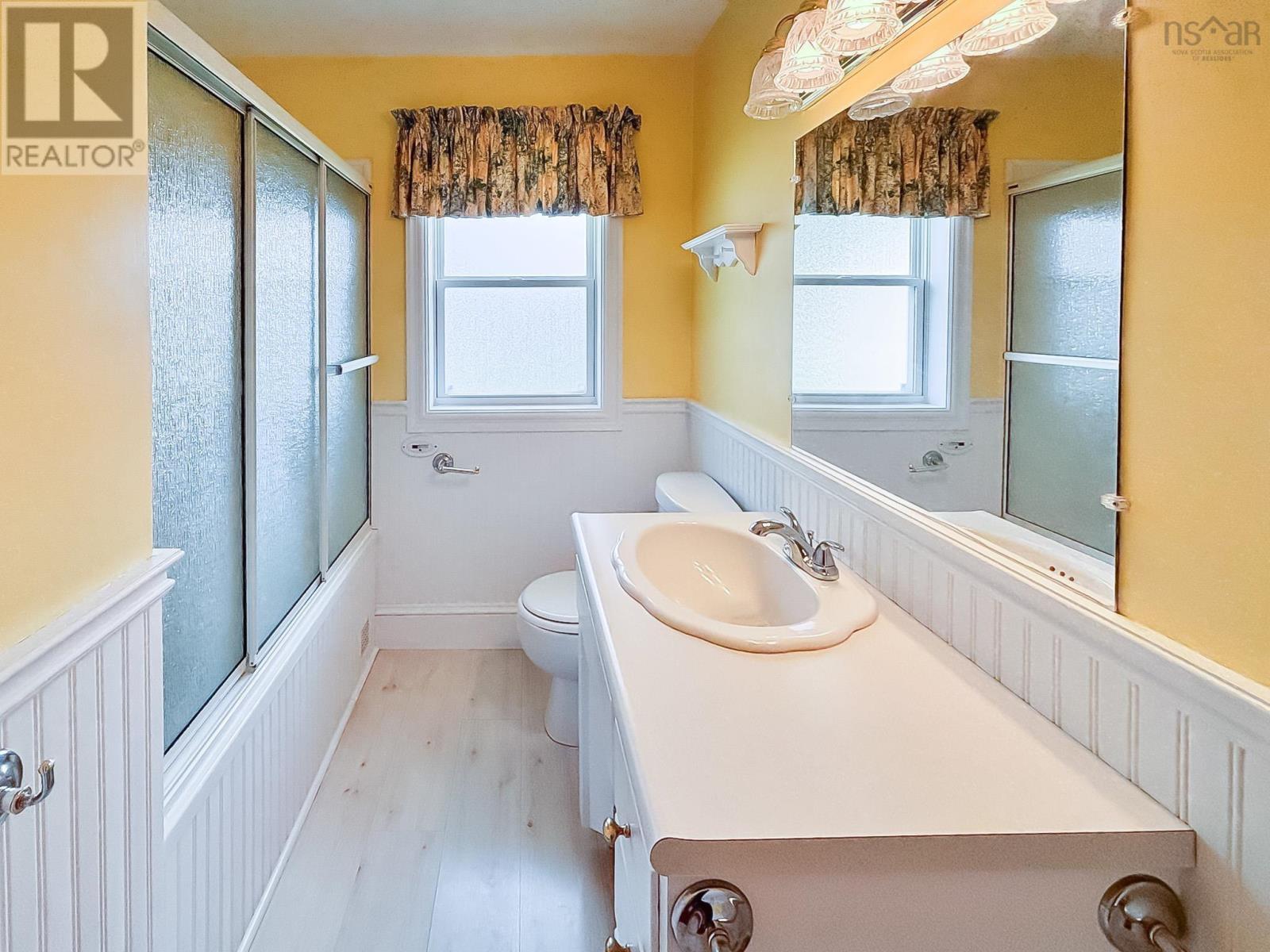 266 Green Street, Lunenburg, Nova Scotia  B0J 2C0 - Photo 18 - 202514060