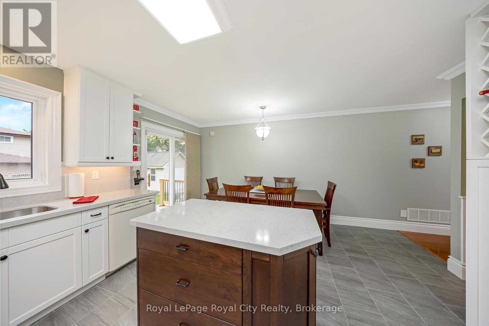 35 Inglewood Drive, Brampton, Ontario  L6W 2N4 - Photo 20 - W12326493
