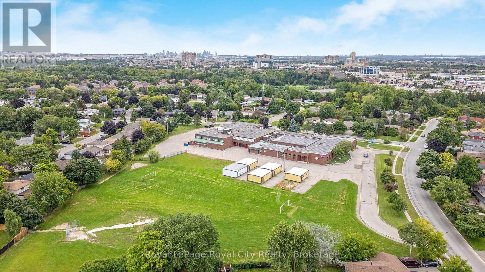 35 Inglewood Drive, Brampton, Ontario  L6W 2N4 - Photo 45 - W12326493