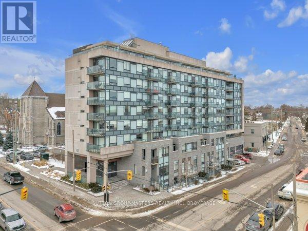 <div class="slider-price">$659,990</div><p>506 - 121 Queen Street, Kingston, Ontario</p>