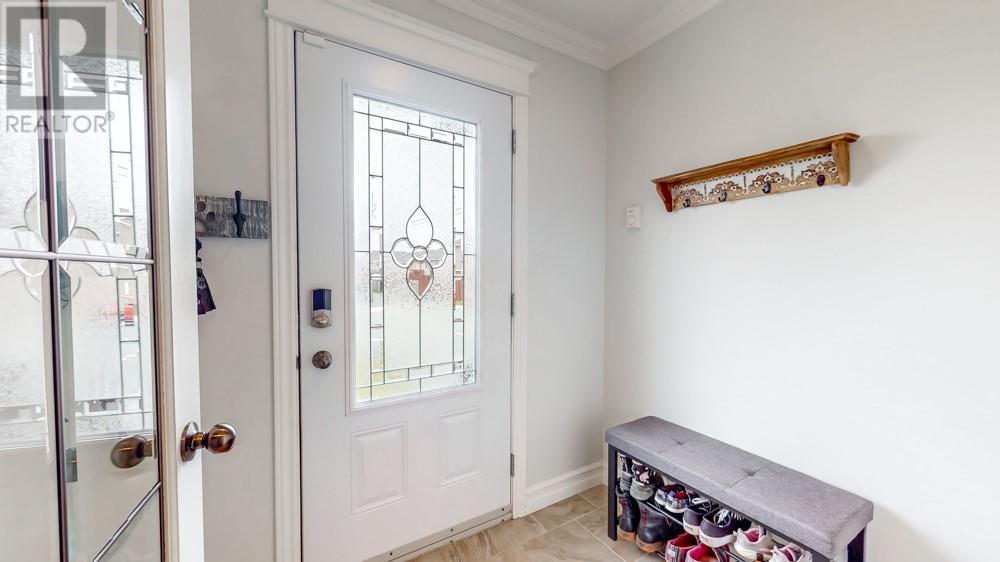 Property at 3 Regal Place image 4