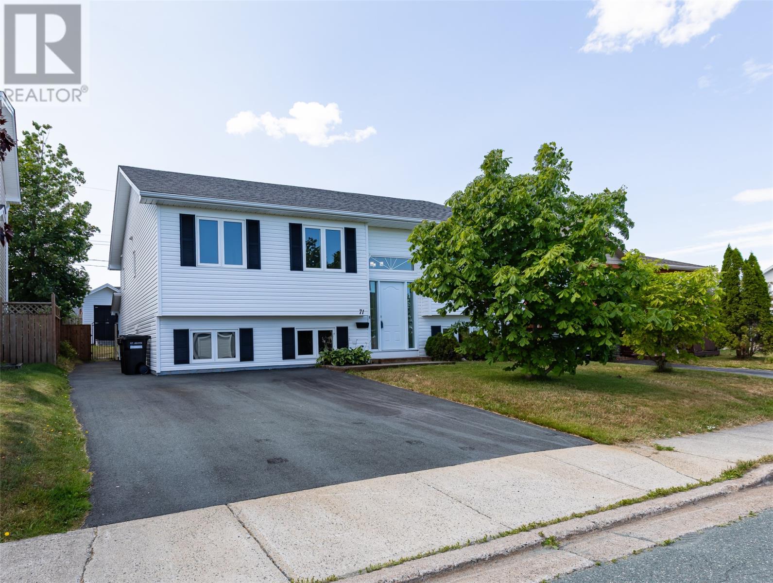 Property at 71 Cottonwood Crescent image 2