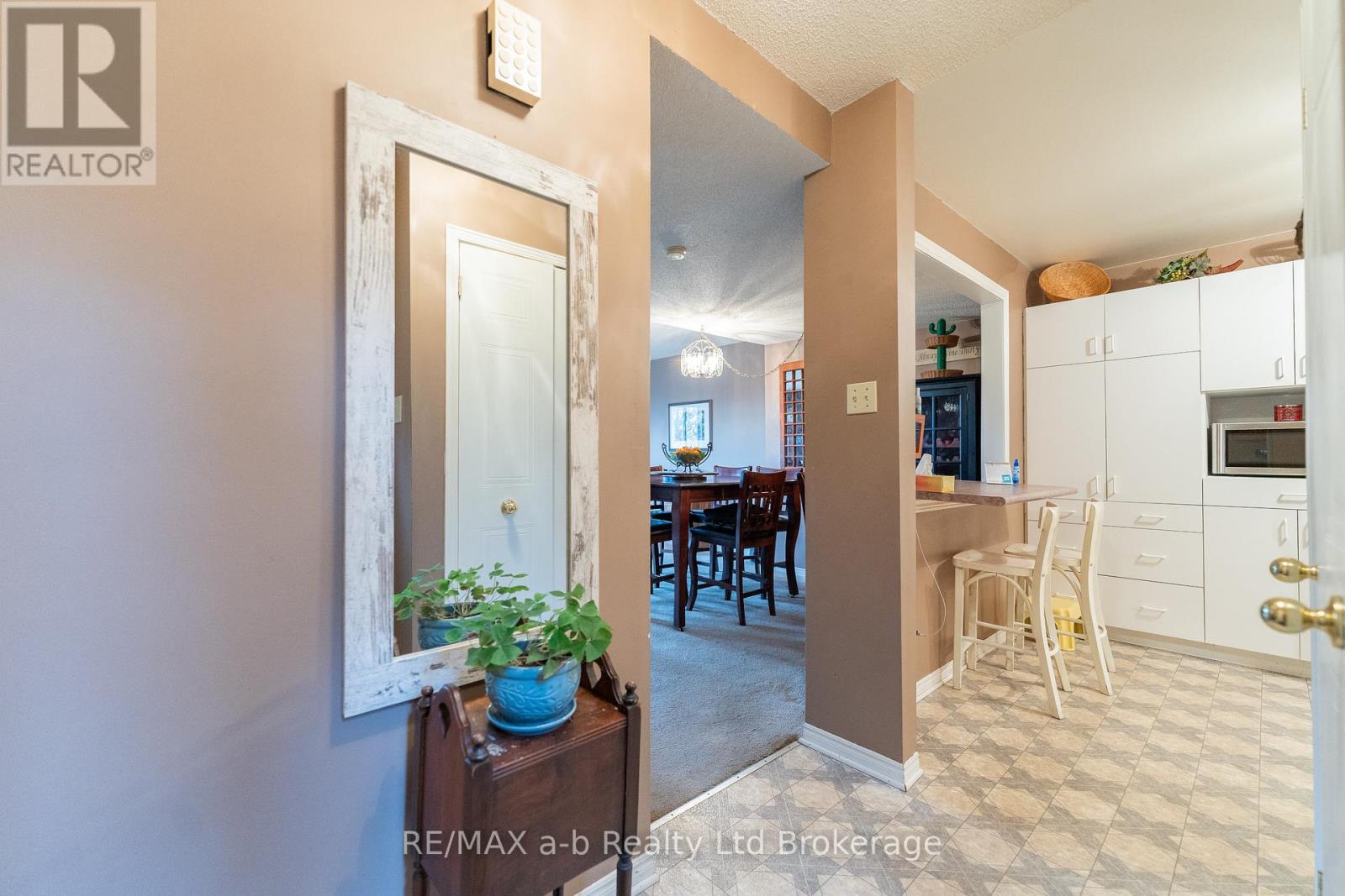 8 - 19 Wren Court, Tillsonburg, Ontario  N4G 5K2 - Photo 5 - X12326515