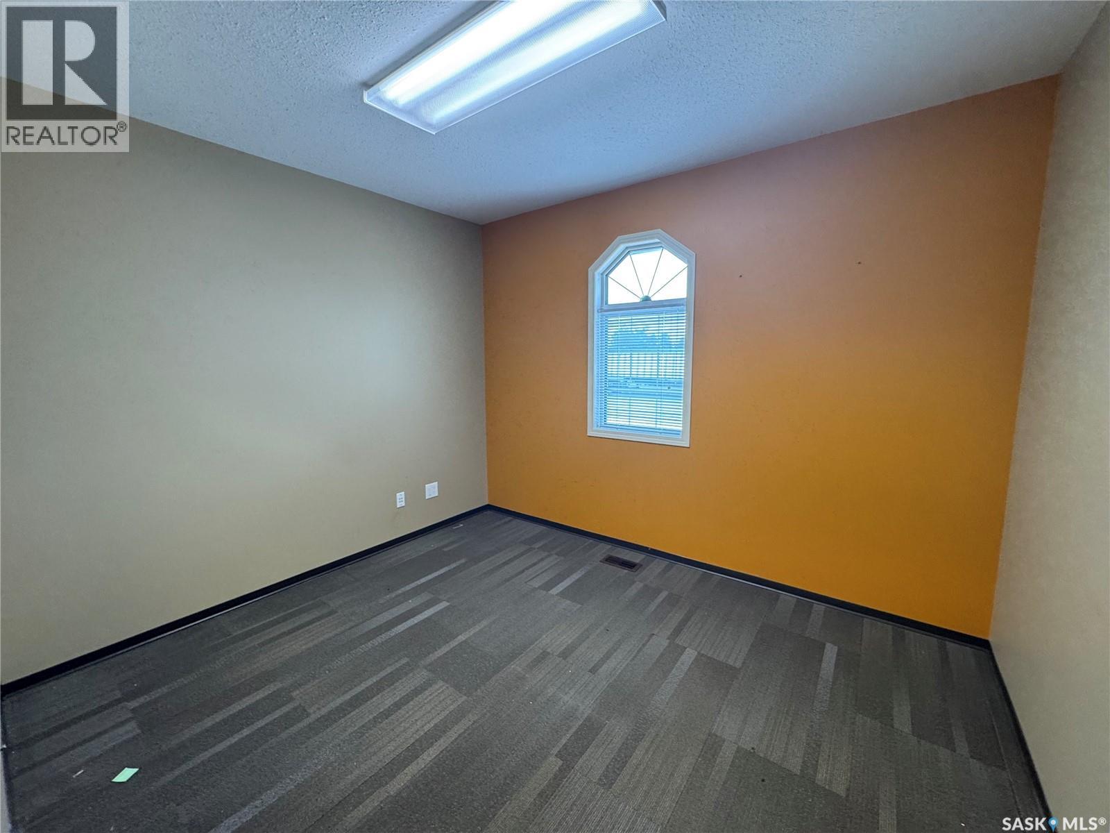 102 Sims Avenue, Weyburn, Saskatchewan  S4H 0A2 - Photo 10 - SK014755